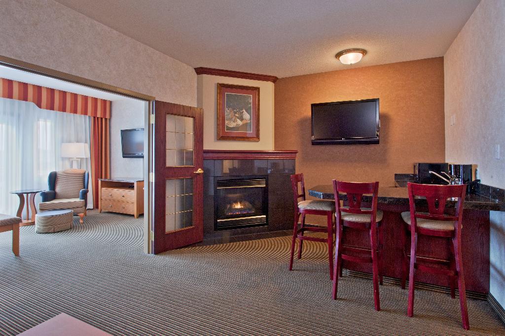 Holiday Inn Express Calgary-South