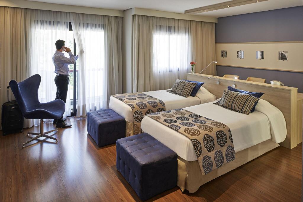 hotel-thumb