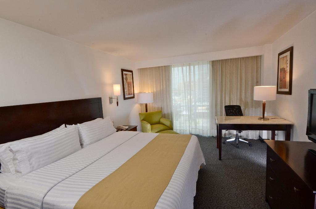 Holiday Inn Monterrey Valle photo 110