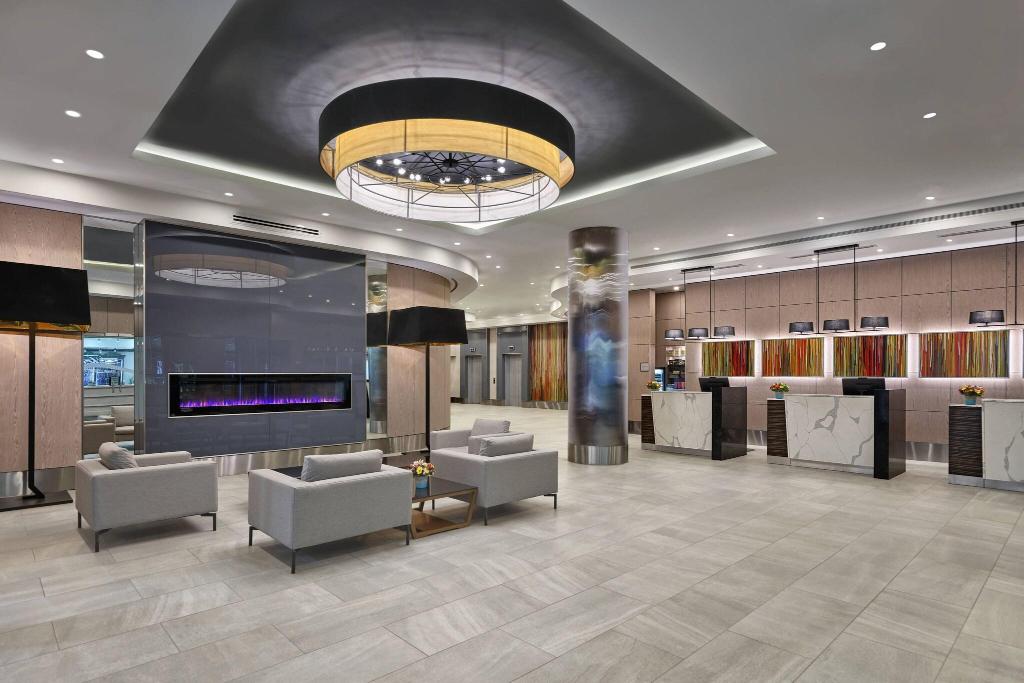 Delta Hotels Edmonton Centre Suites