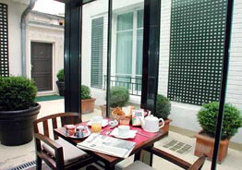 Hotel De la Jatte, Frankreich, Neuilly-sur-Seine. Großes 2