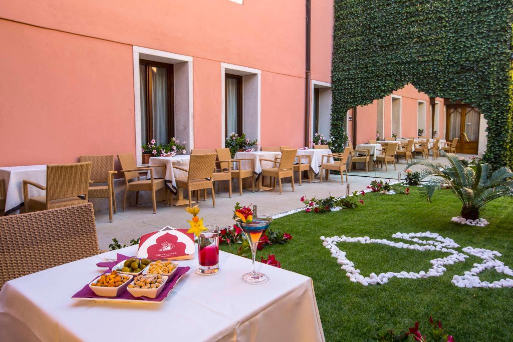 Hotel Ai Mori d'Oriente, Italien, Venedig. Großes 2