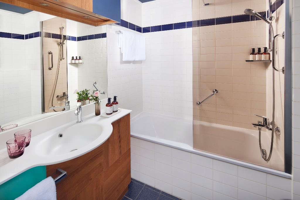 Hotel Avani Museum Quarter Amsterdam Hotel-previously NH, Niederlande, Amsterdam. Großes 62