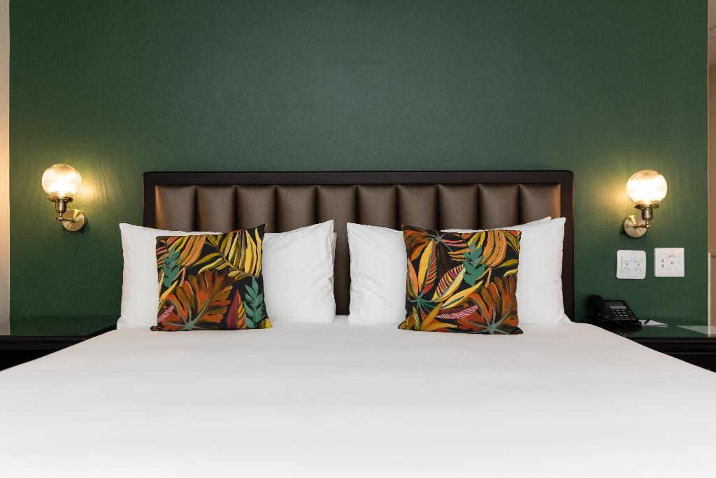 Lord Charles Hotel
