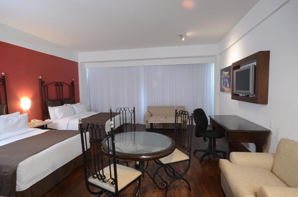Holiday Inn & Suites Guadalajara-Centro Historico