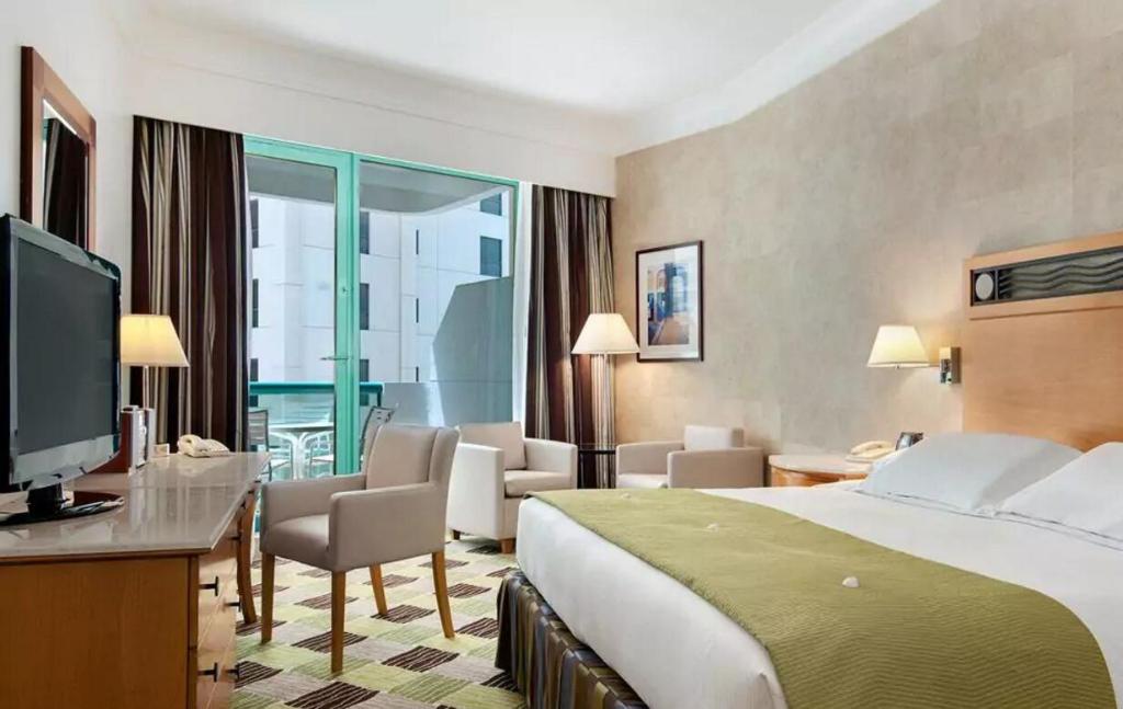 hotel-thumb
