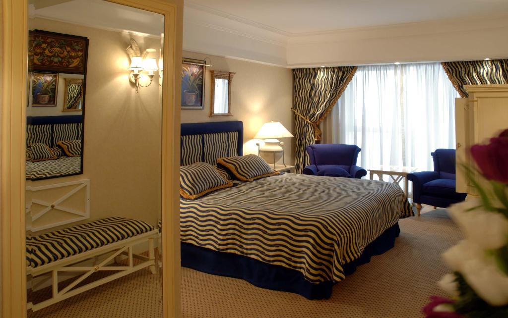 hotel-thumb
