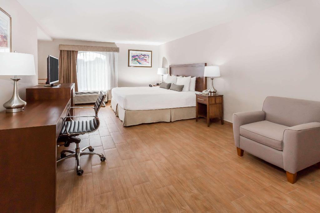Baymont Inn & Suites Lazaro Cardenas