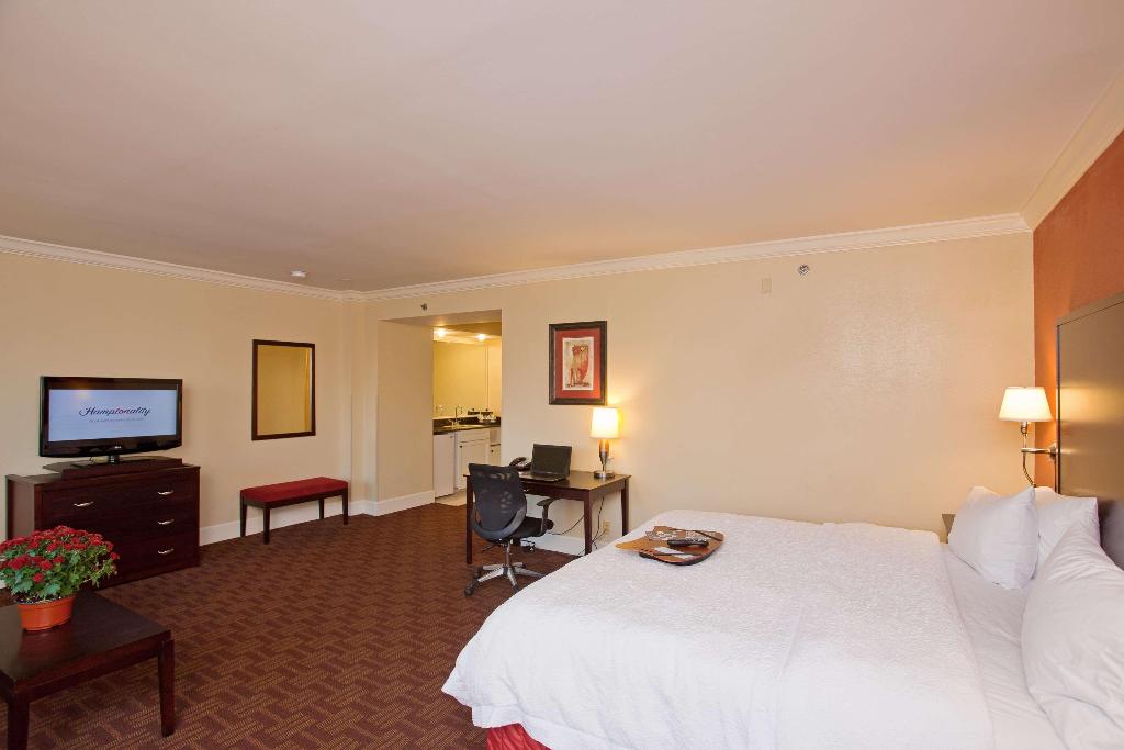 Hampton Inn Suites Stamford