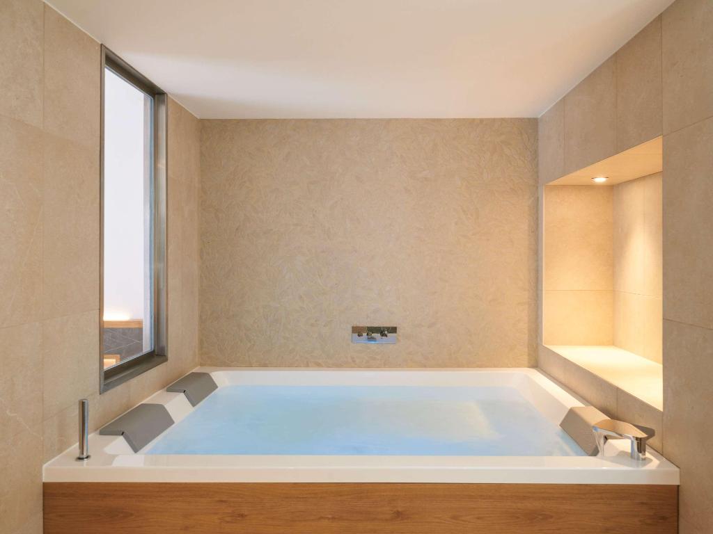 Mercure Avignon Gare TGV