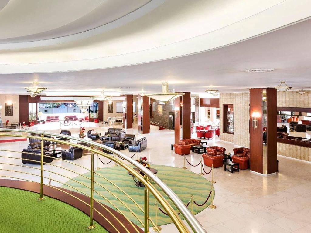 Aro Palace Hotel