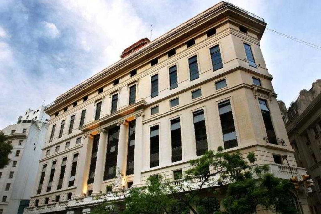 725 Continental Hotel