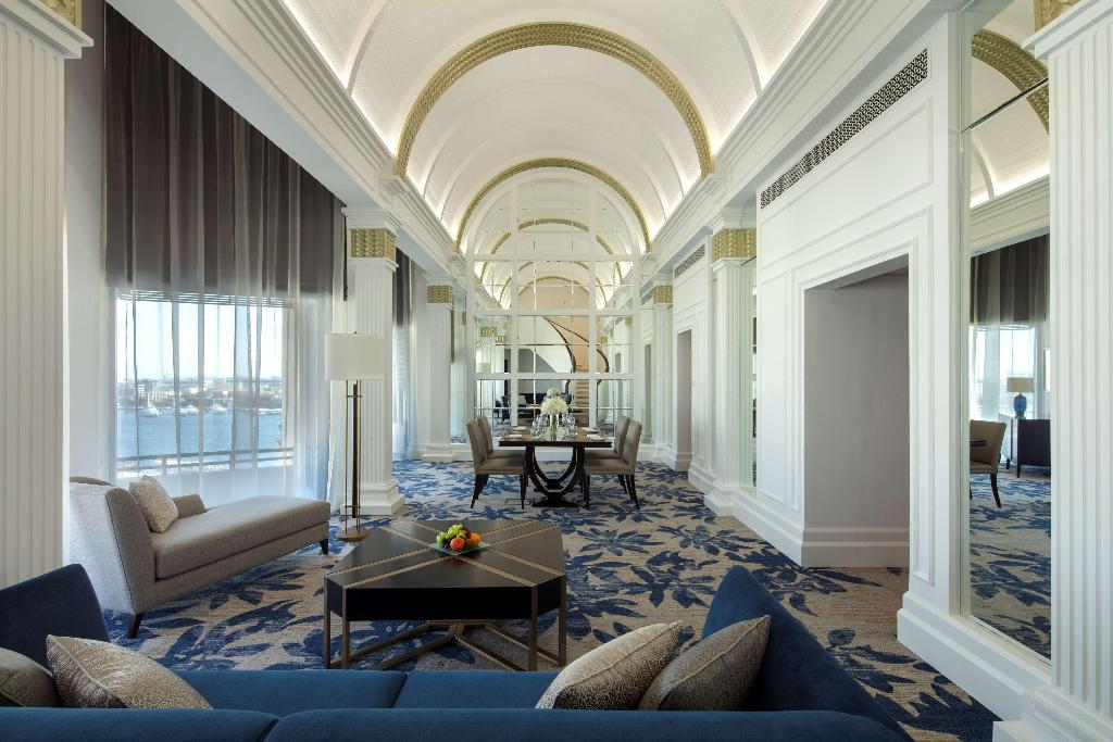 Radisson Blu Deira Creek