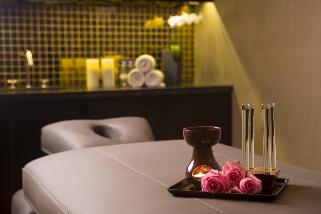 Four Seasons Riyadh At kingdom Centre