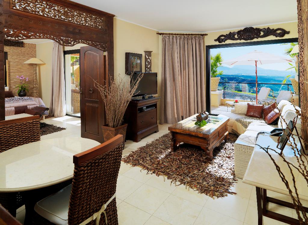 Royal Garden Villas