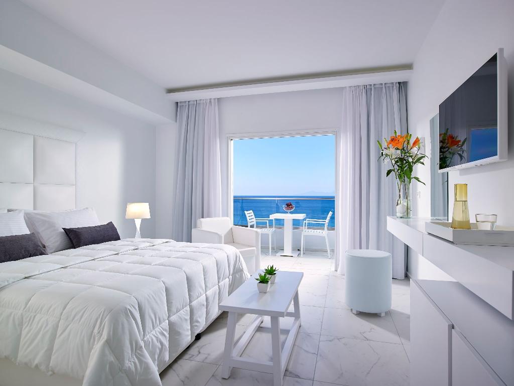 Dimitra Beach Hotel & Suites