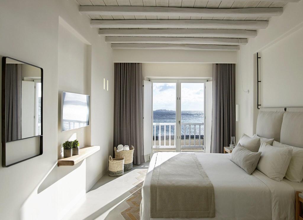 Bill & Coo Suites and Lounge