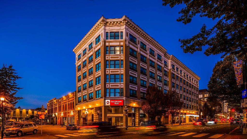 Best Western Plus Carlton Plaza Hotel