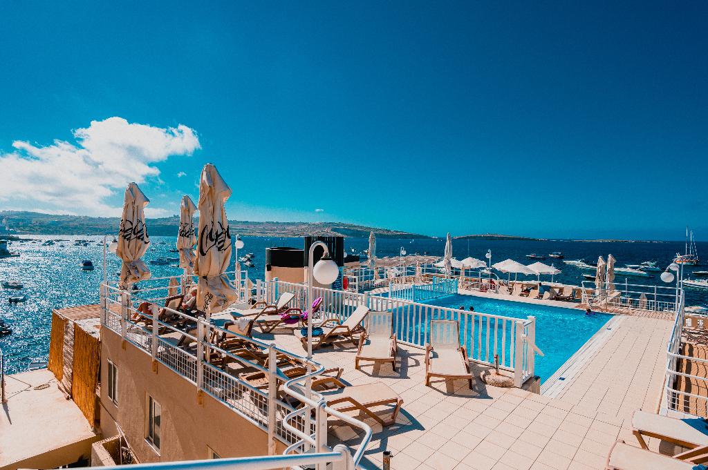 Gillieru Harbour Hotel — property photo 1