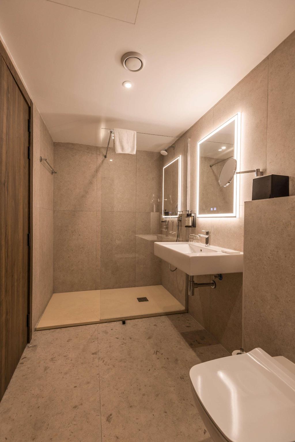 hotel-thumb