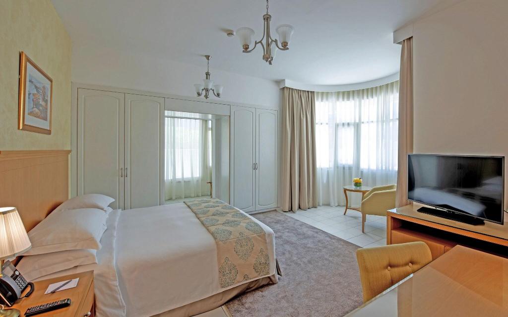 hotel-thumb