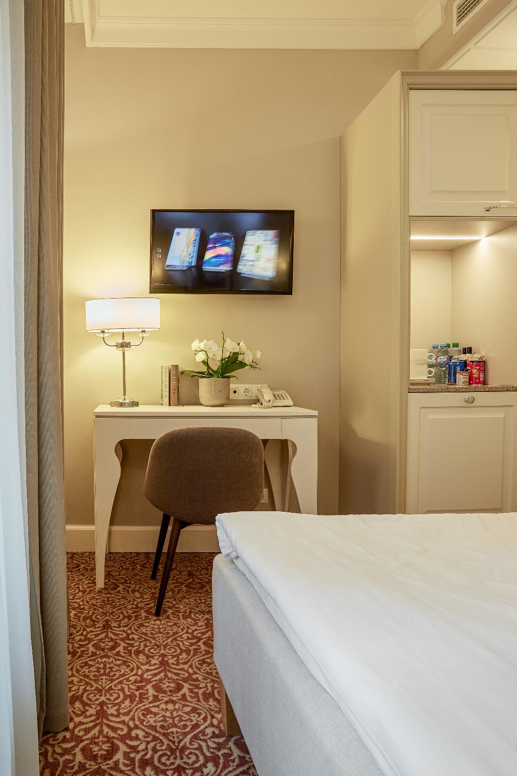 hotel-thumb