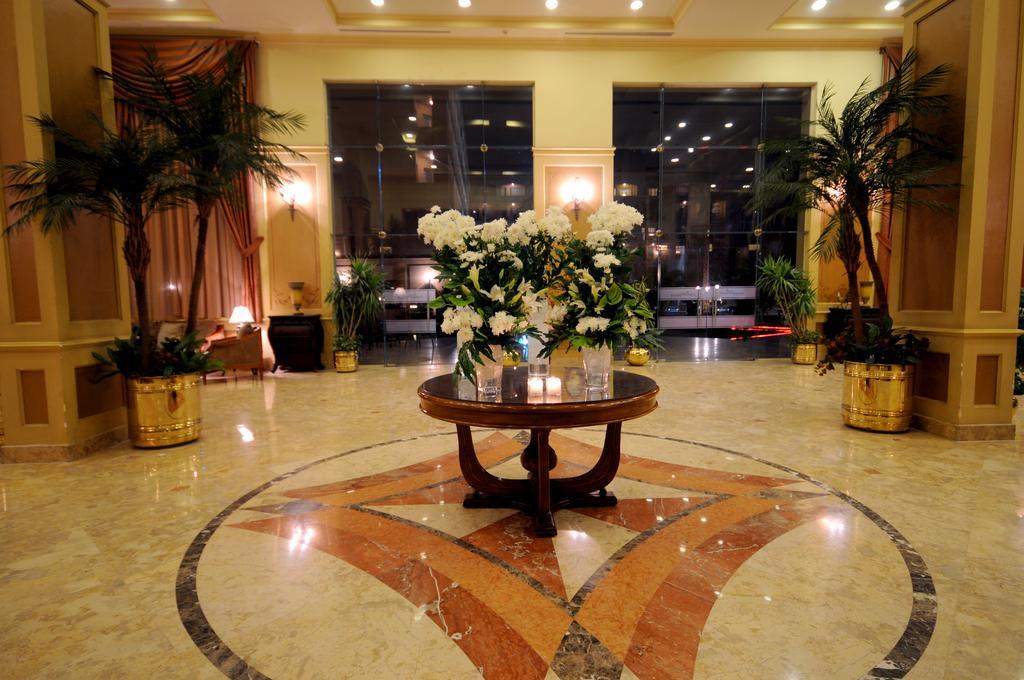 Grand Pyramids Hotel