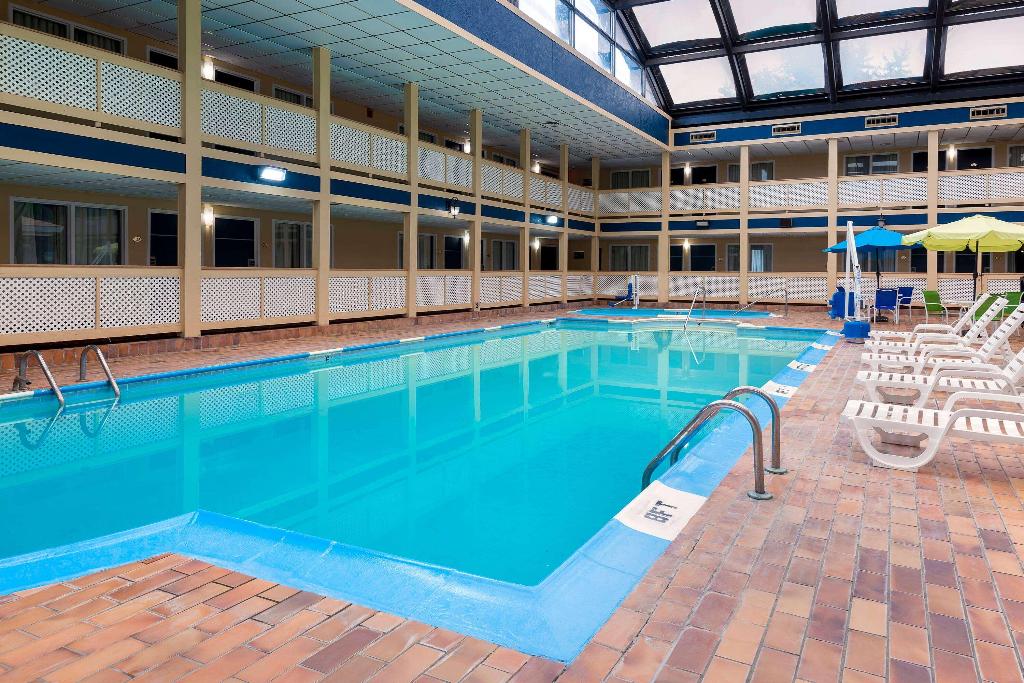 Travelodge by Wyndham Indianapolis Speedway, Speedway & West Side
