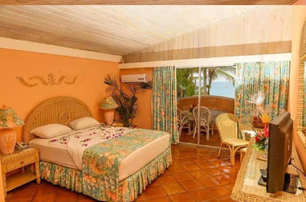 Coco Reef Resort & Spa