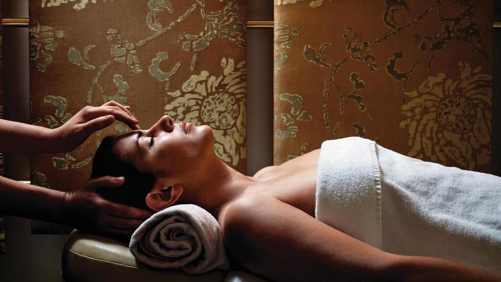 The Langham Hong Kong - Sports and Entertainment