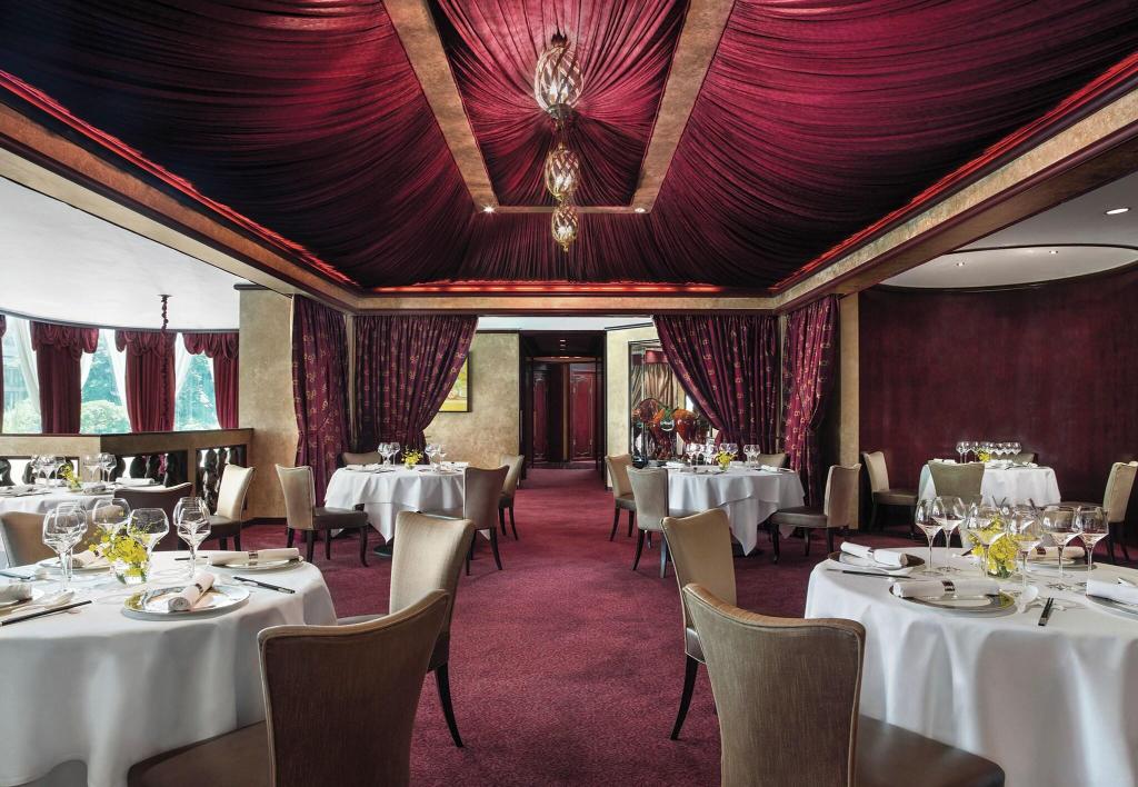 The Langham Hong Kong - Restaurant
