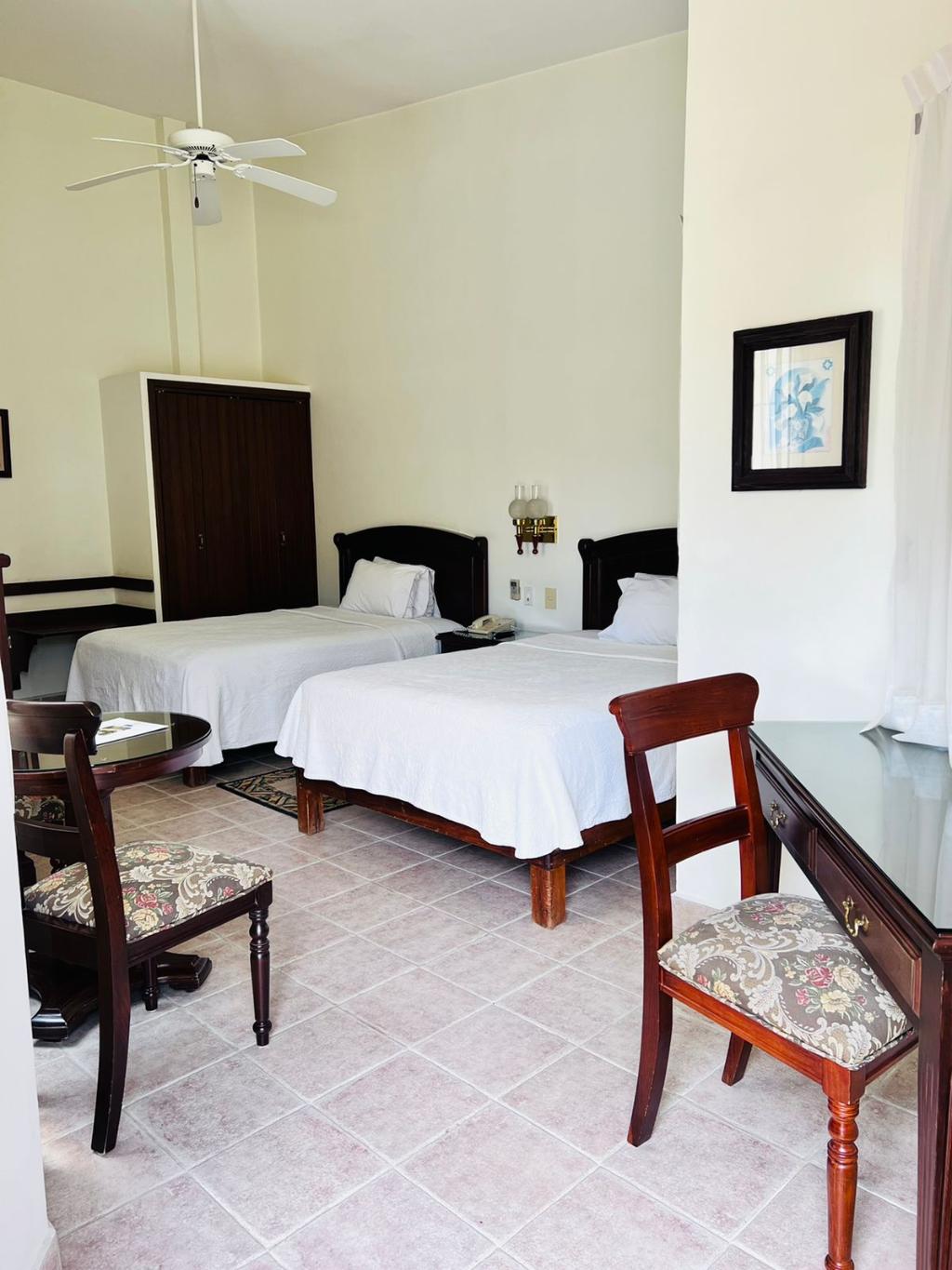 Hacienda Los Laureles