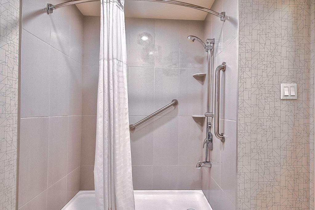 Comfort Inn & Suites Calgary South