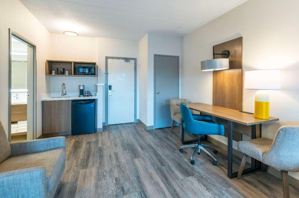 Comfort Suites London
