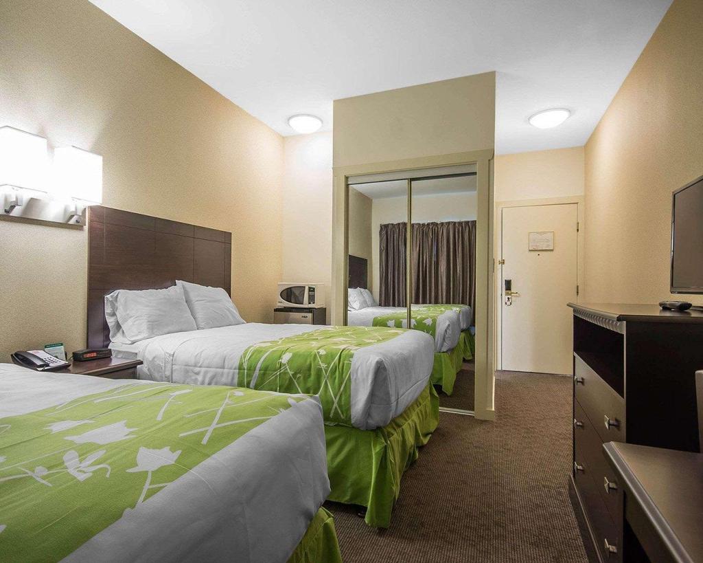 Econo Lodge Surrey