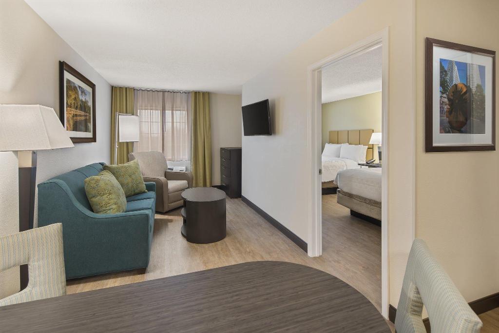 Candlewood Suites Charlotte - Arrowood