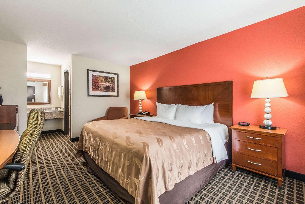 Quality Inn Commerce