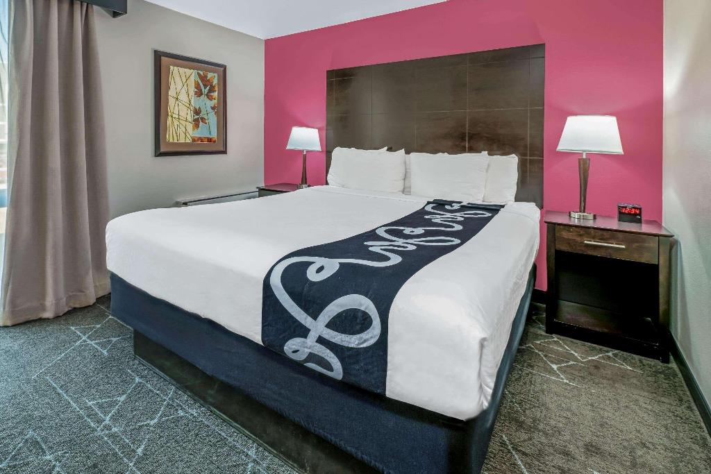 La Quinta Inn & Suites Dallas I-35