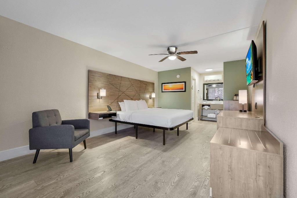 Quality Inn & Suites Airport/Cruise Port Hollywood