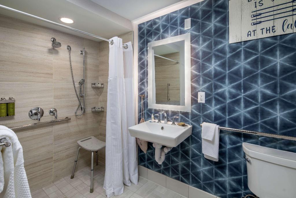 DoubleTree by Hilton Hot Springs