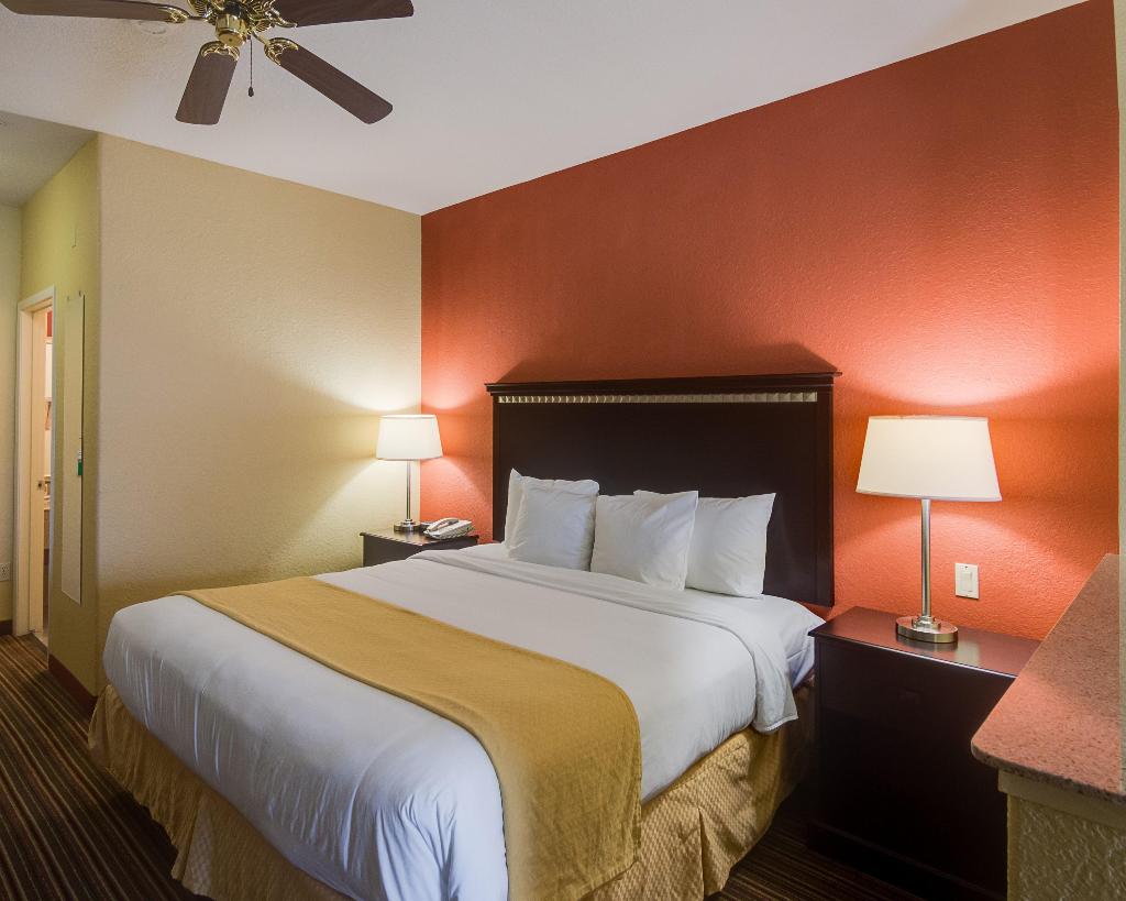 Quality Suites Houston North - Spring