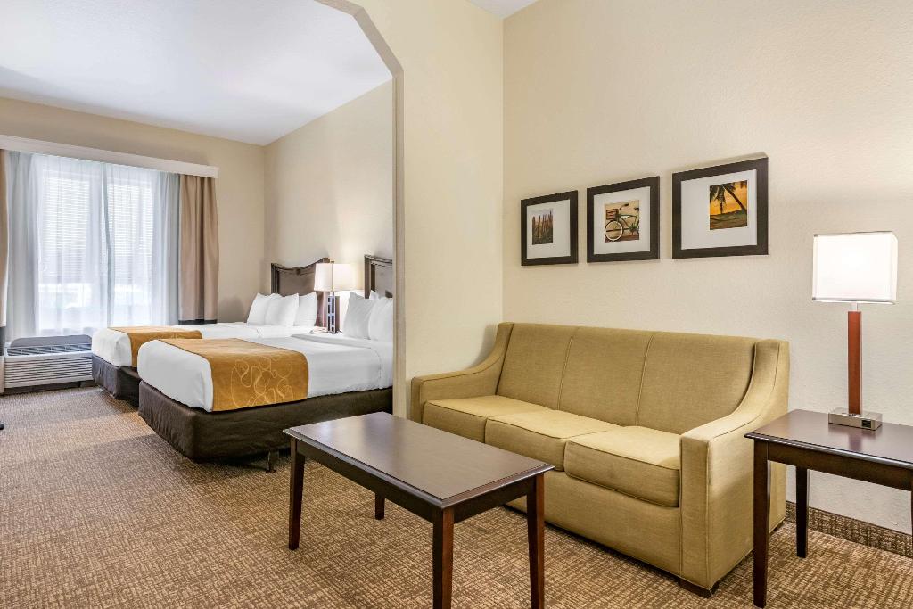 Comfort Suites Maingate East photo 58