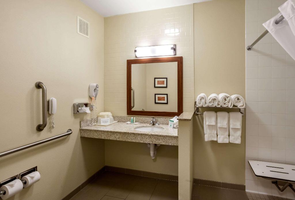 Comfort Suites Lincoln North