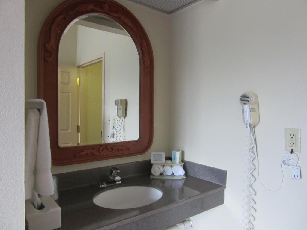 Best Western Plus Savannah Gateway