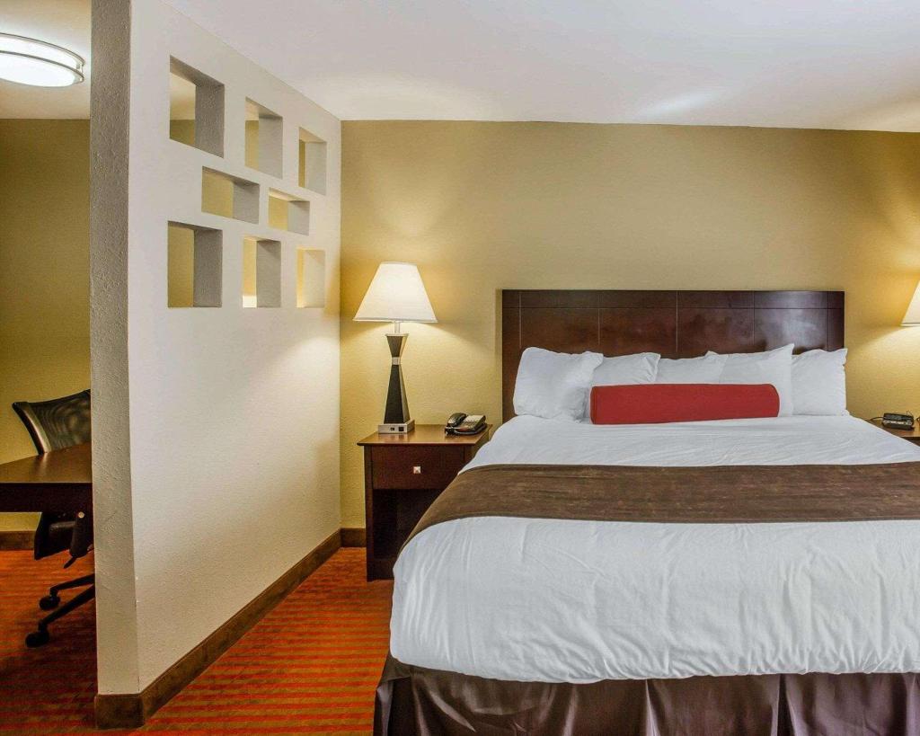 Quality Suites Nashville Airport