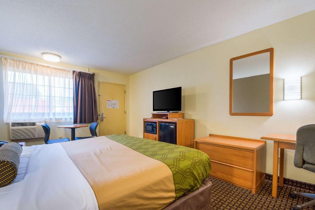 Econo Lodge Portland - I-205
