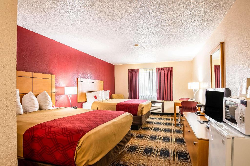 Econo Lodge Topeka At Wanamaker