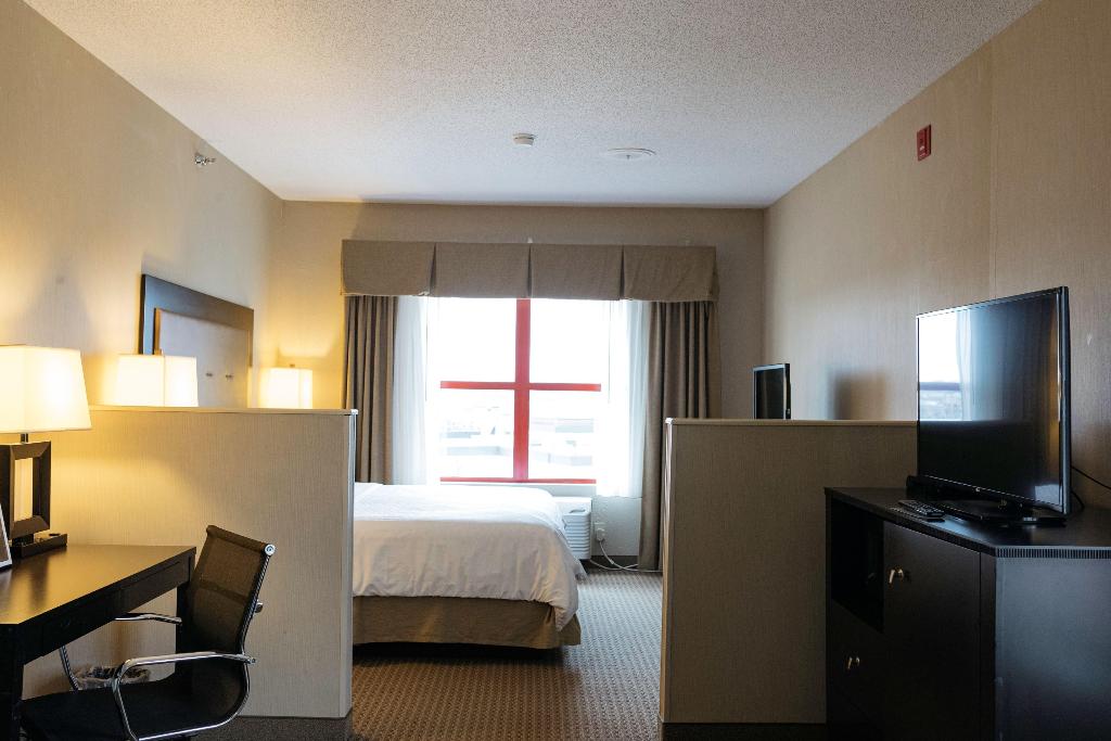 Holiday Inn Express & Suites Olathe North By IHG