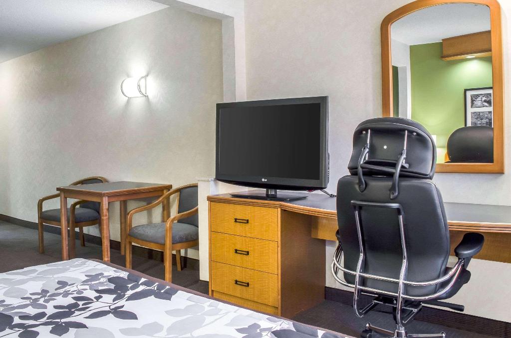 Sleep Inn & Suites Bensalem