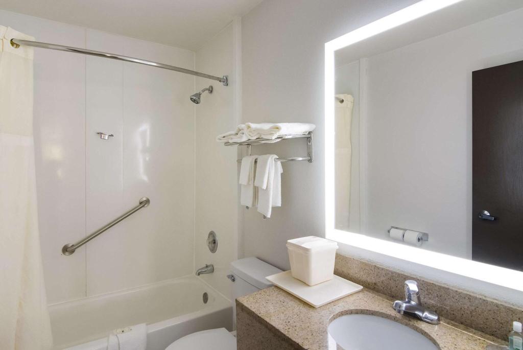 Quality Inn Aurora